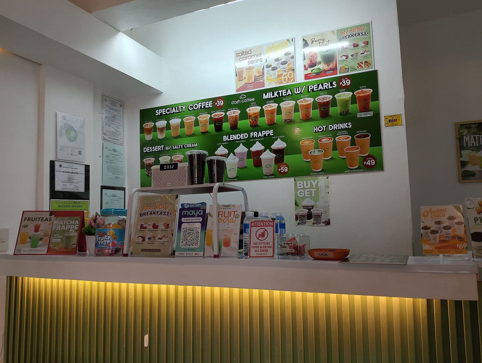 Café opening timeline: from signing the lease to opening day